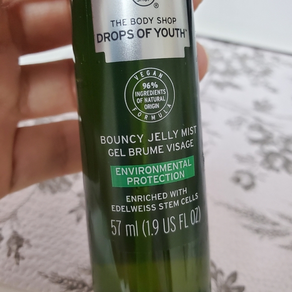 The BODY SHOP Drops of Youth Bouncy Jelly - Picture 2 of 4